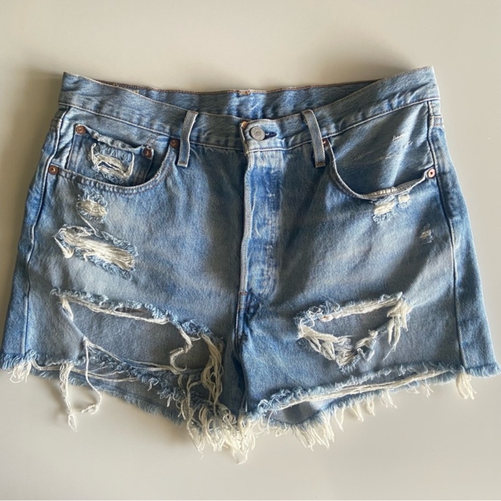 Levi’s 501 High Rise Button Fly Jean Short Size 31